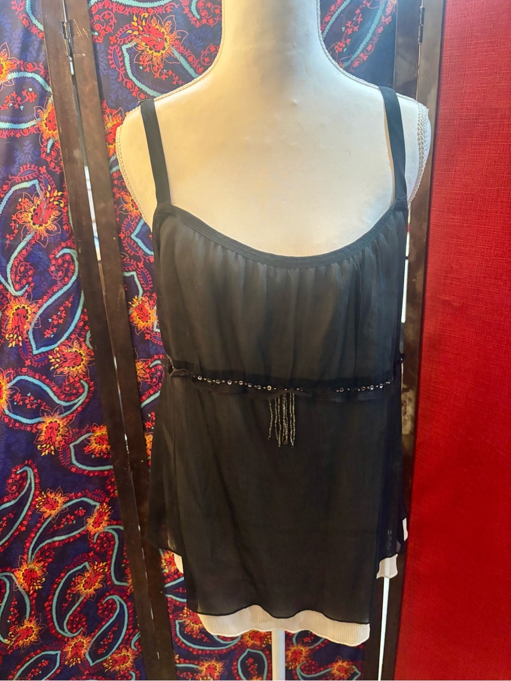 Camisole-like summer spaghetti strapped dressy top